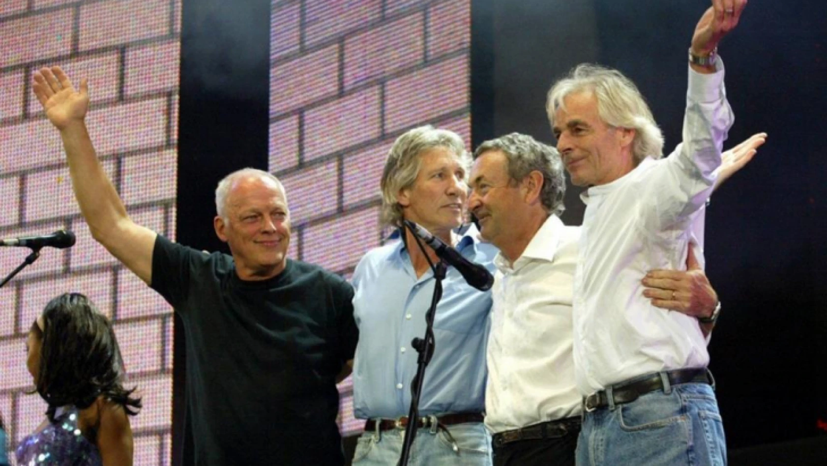 Pink Floyd'un konseri, Ukrayna'yla ilgili ifadeler nedeniyle iptal edildi