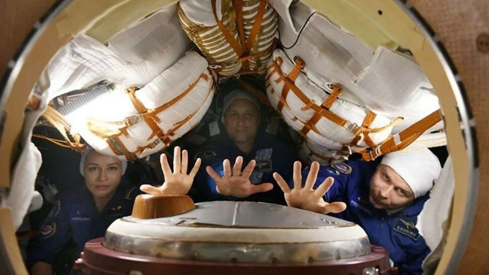 Rusya, uzayda çekilecek ilk film için ekibi uzaya gönderdi