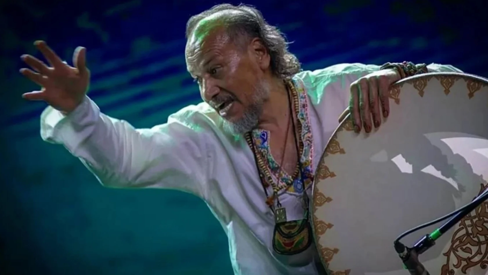 Sahnede kalp krizi geçiren müzisyen Berkant Çakıcı, hayatını kaybetti