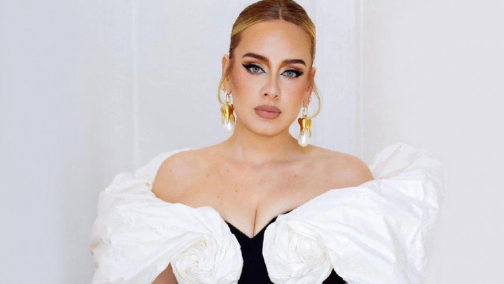 Şarkıcı Adele, 30 isimli yeni albümünün şarkı listesini yayınladı