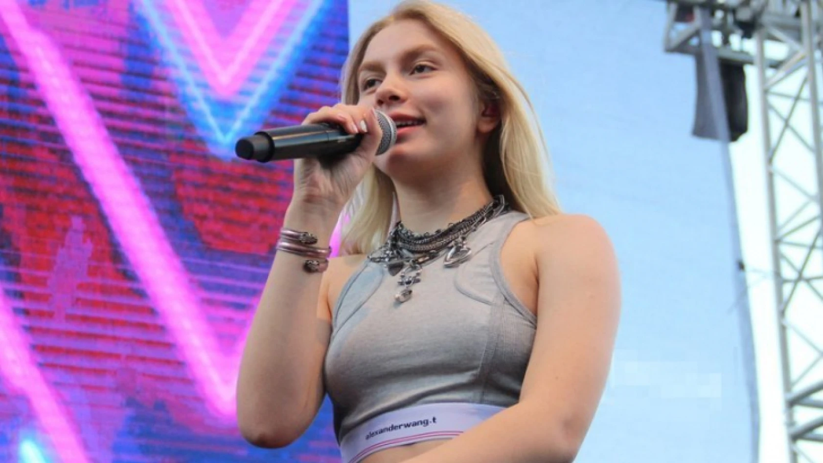Şarkıcı Aleyna Tilki'nin konseri iptal edildi