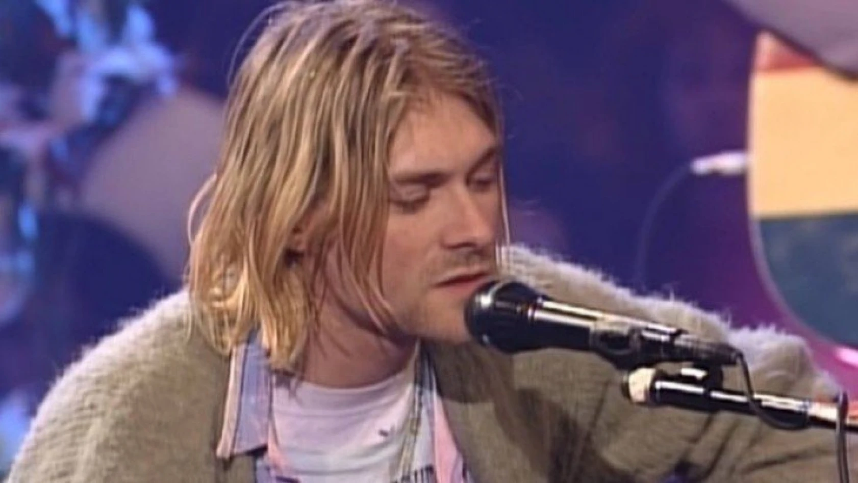 Şarkıcı Kurt Cobain'in saç telleri açık artırmada satıldı