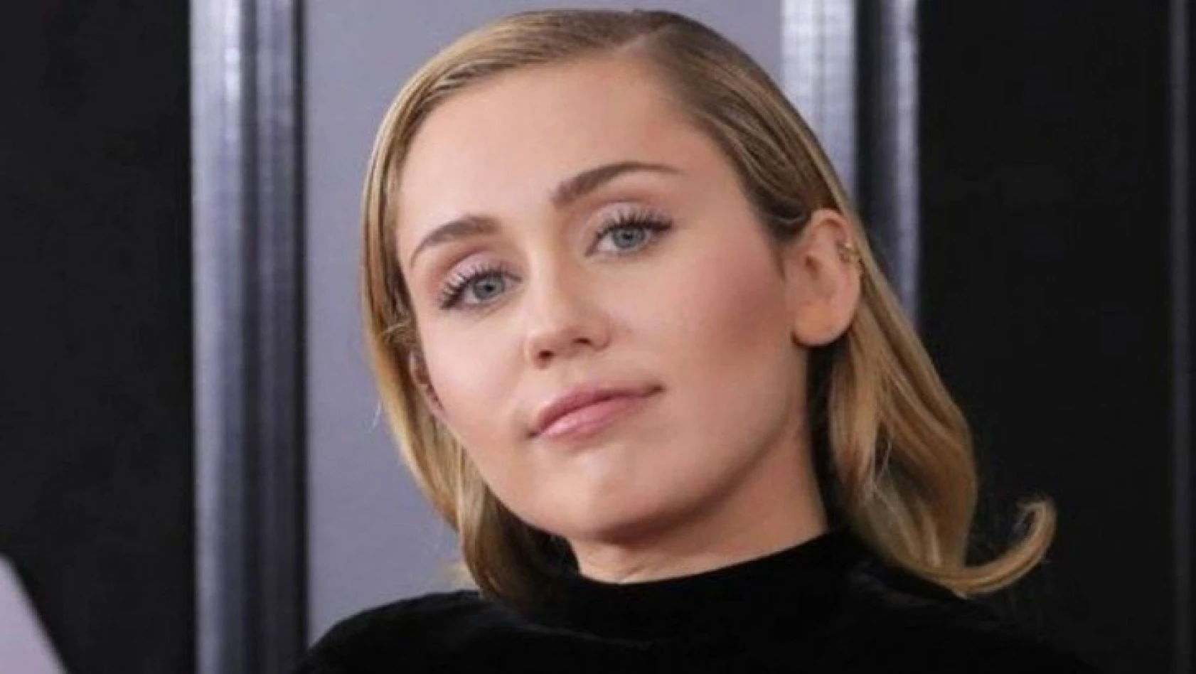 Şarkıcı Miley Cyrus, cinsel hayatını ifşa etti