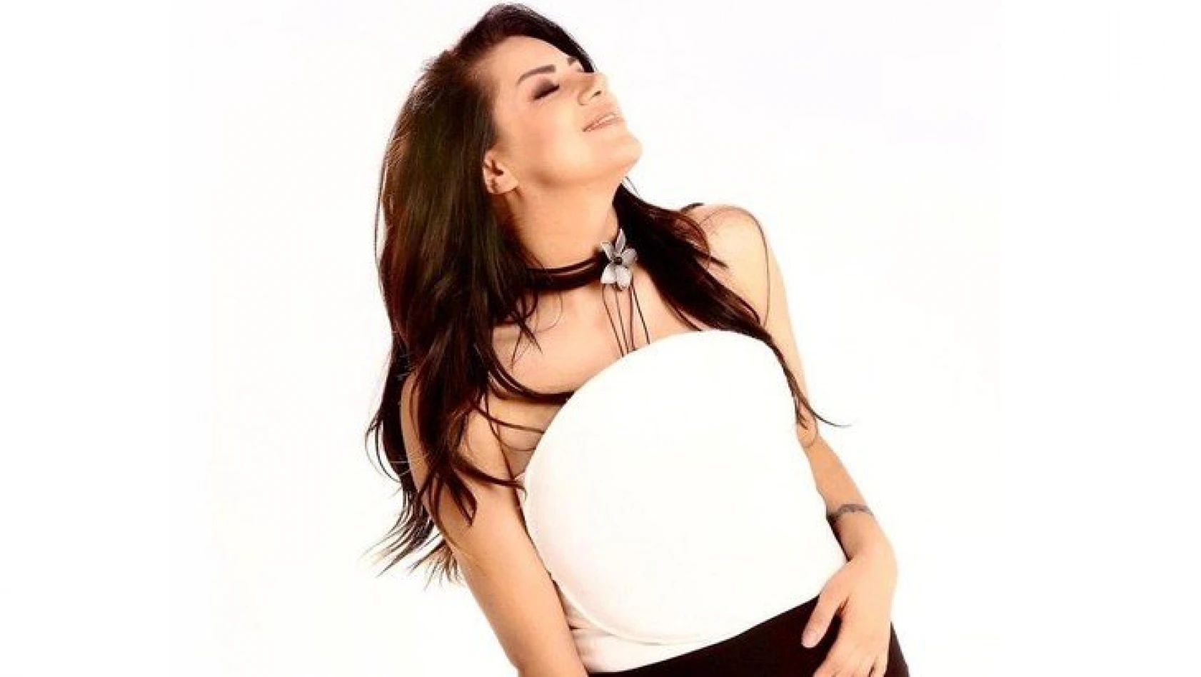 Şarkıcı Zeynep Er'den taciz çıkışı! 'Hayatın her alanında var'