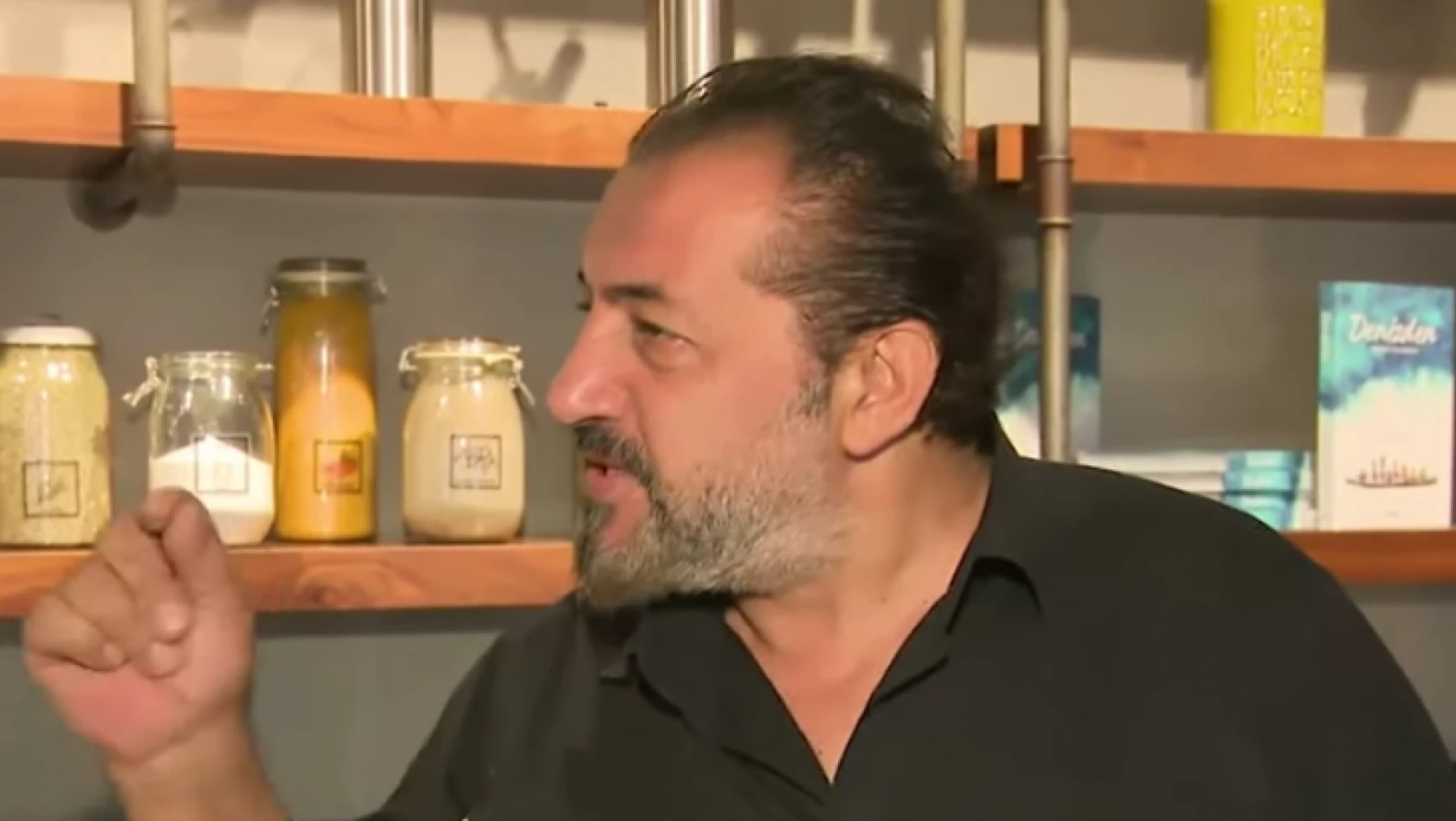 Şef Mehmet Yalçınkaya, neden her yemeğe şeker atıyor?