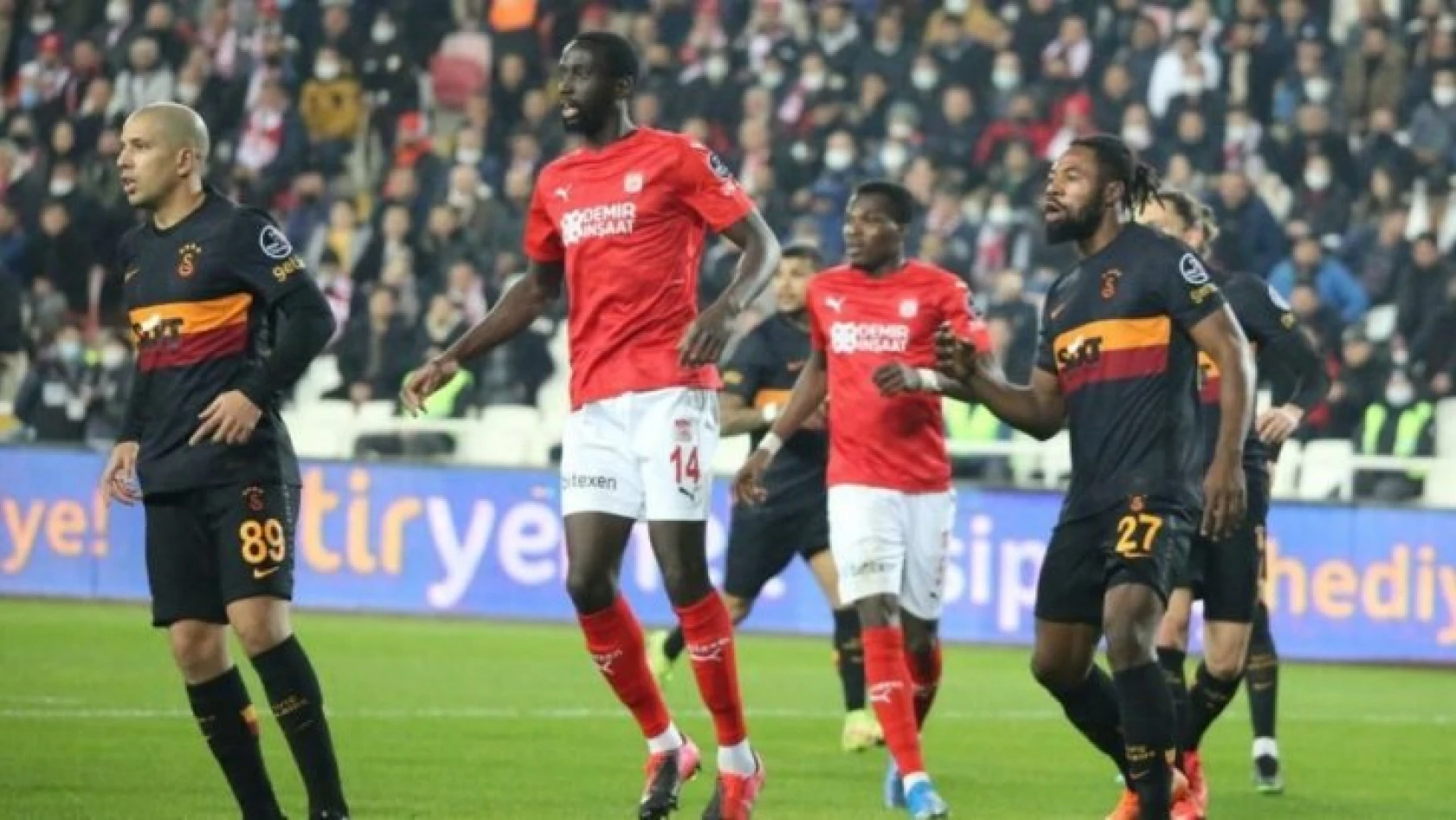 Sivasspor'a yenilen Galatasaray, 3 puana hasret kaldı