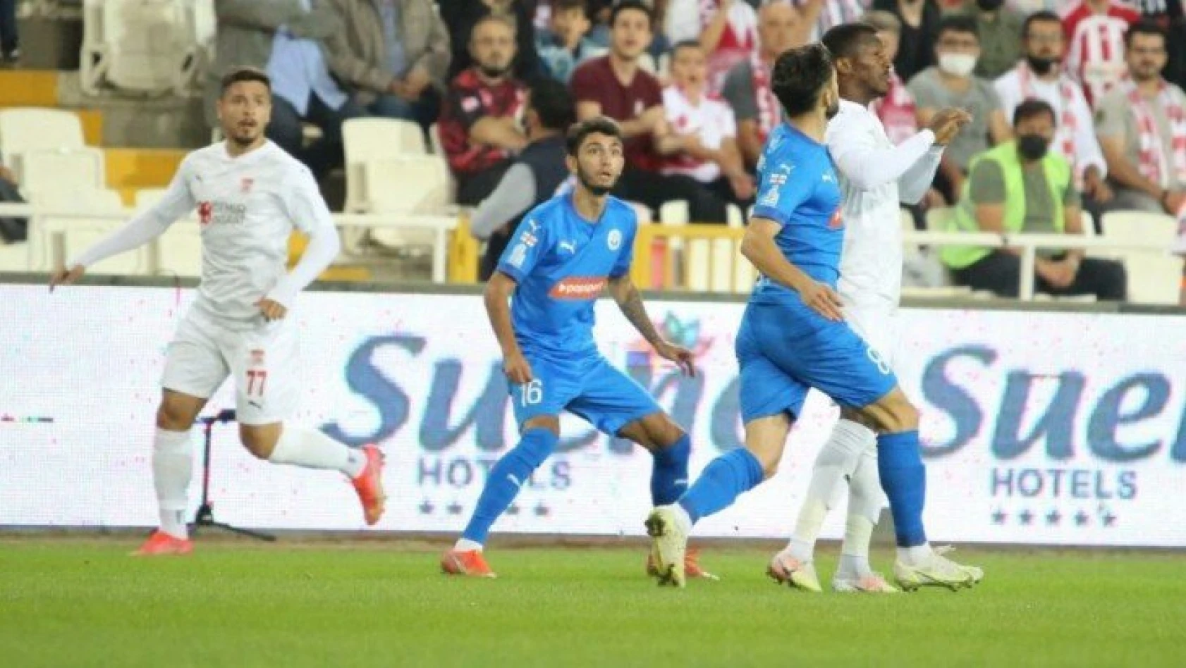 Sivasspor, UEFA Konferans Ligi'nde uzatmalarda turladı