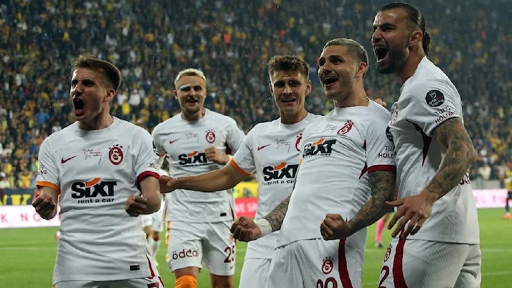 Süper Lig'de sezonun şampiyonu Galatasaray! 23. kupa Okan Buruk ile geldi!