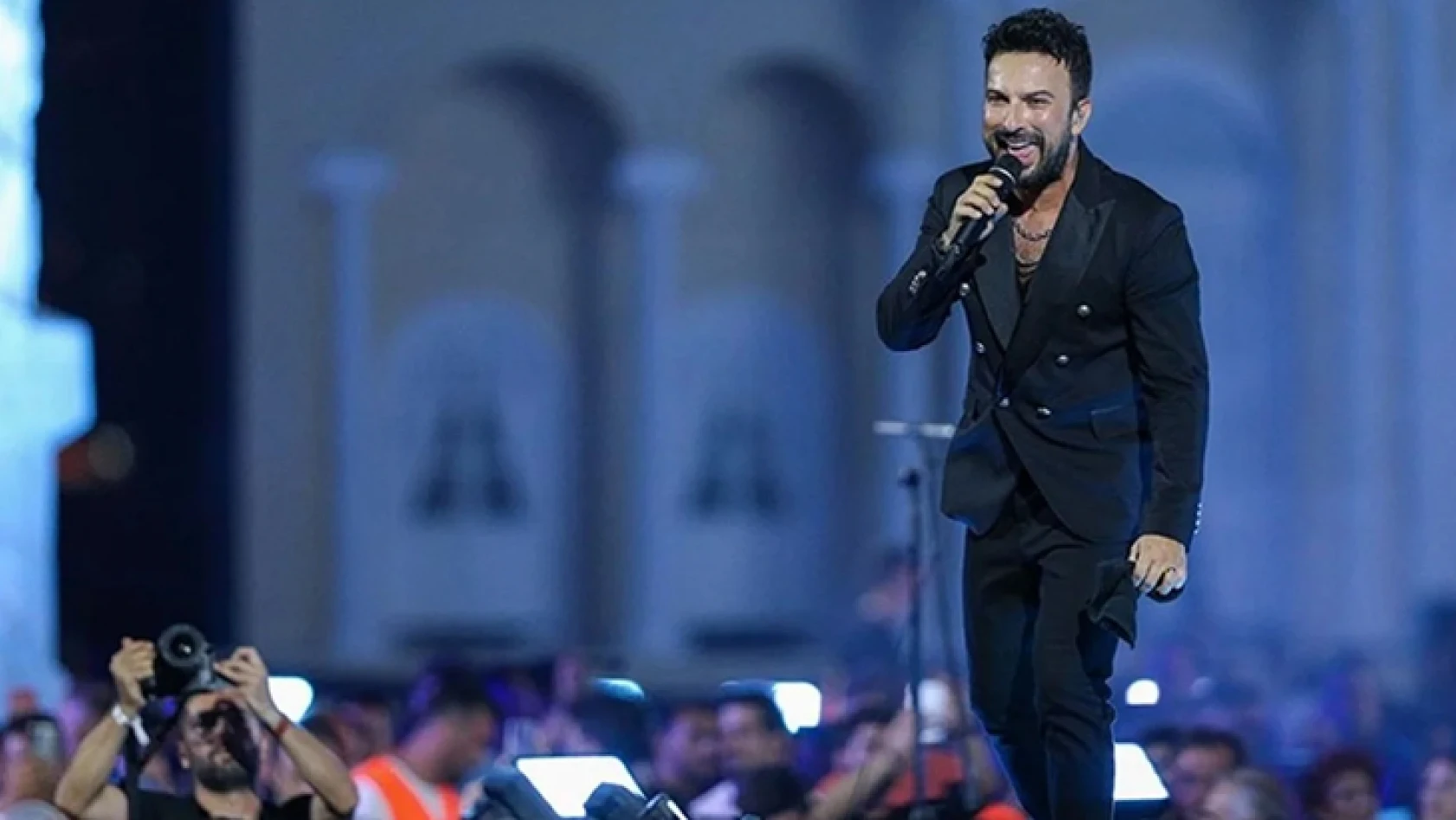 Tarkan'ın İzmir konserinin yankısı Türkiye'yi aştı, rekor geldi
