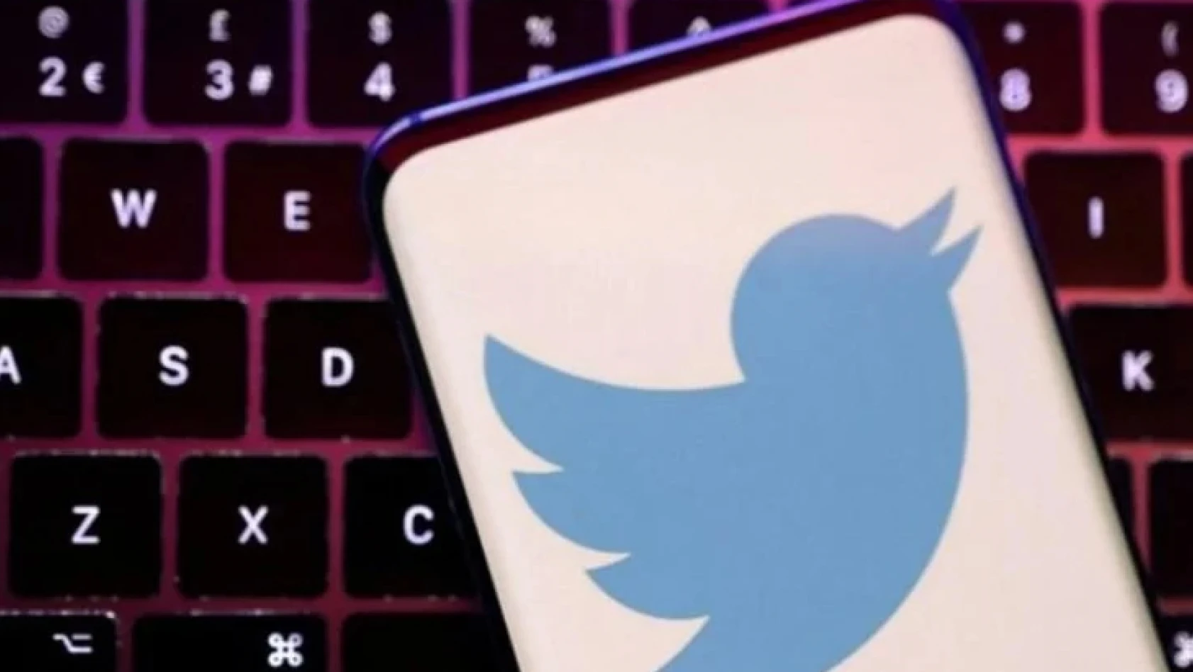 Twitter, sansür için FBI'yla iş birliği yaptı