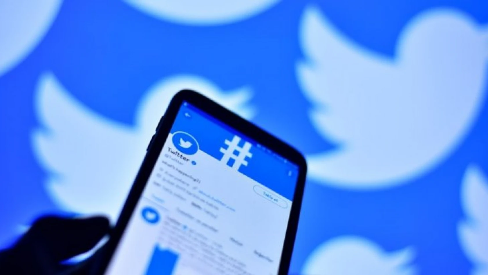 Twitter, tweet'lerin altında görünecek yeni bir etiketi test etmeye başladı