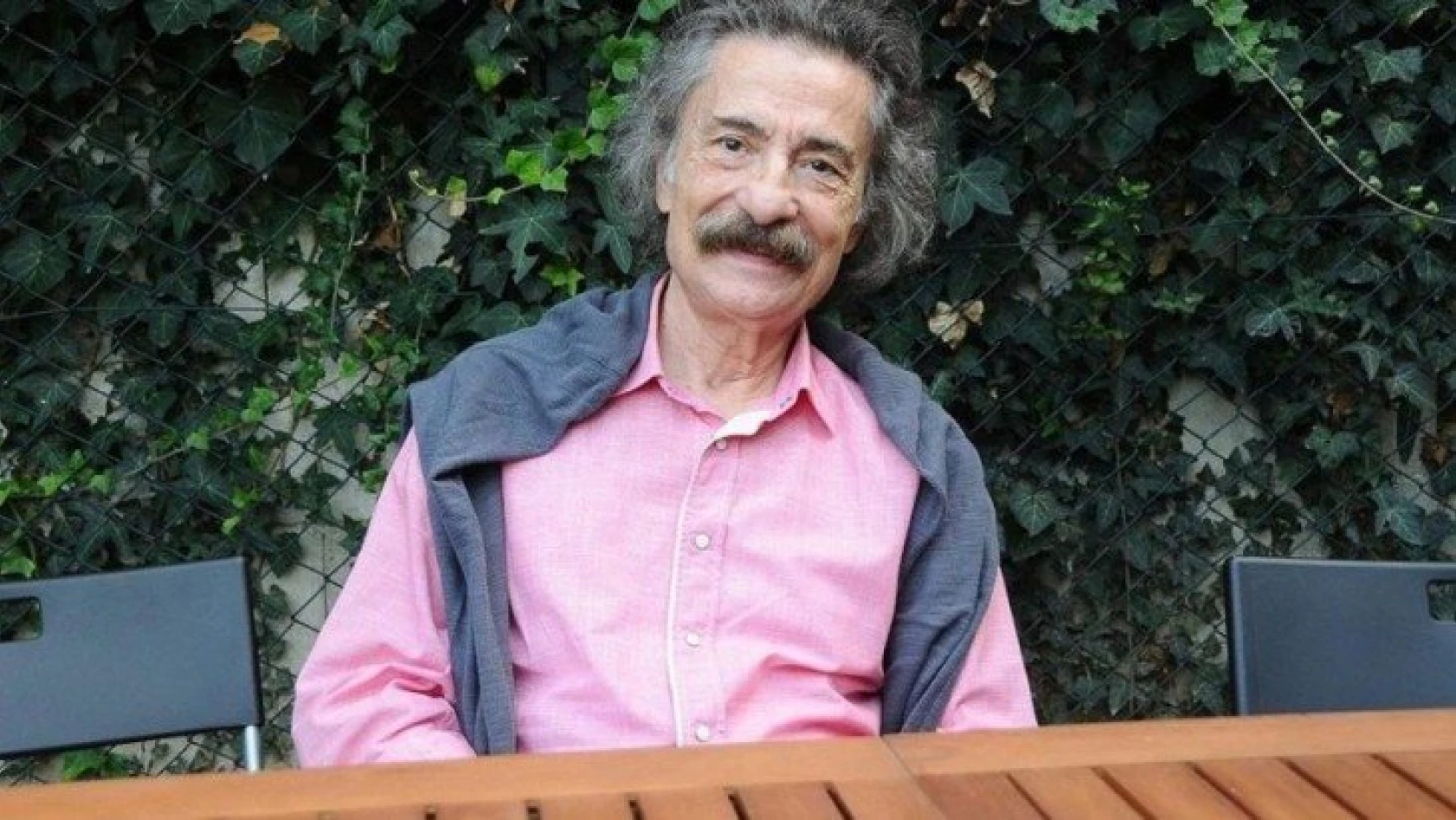 Ünlü sanatçı Timur Selçuk hayatını kaybetti