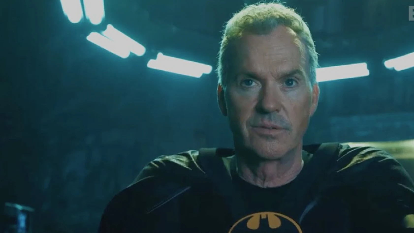 Michael Keaton'ın Batman rolüne geri döndüğü The Flash'ten yeni fragman