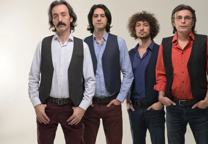 Flört'ten sıra dışı bir rock balad 'Çok Zor'