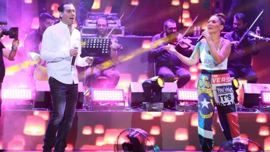 Harbiye'de Demet Akalın rüzgârı esti