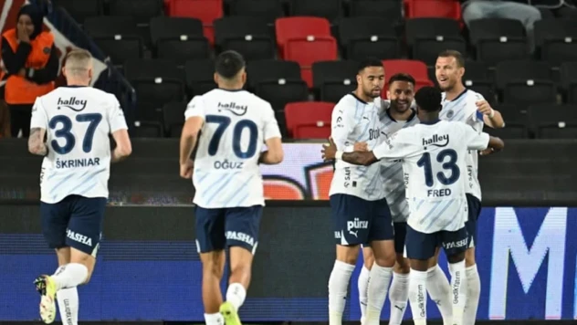 Fenerbahçe 5 dakikada işi bitirdi, zirve yarışında hata yapmadı