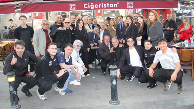 Ünlüler, Ciğeristan'da can ciğer oldular