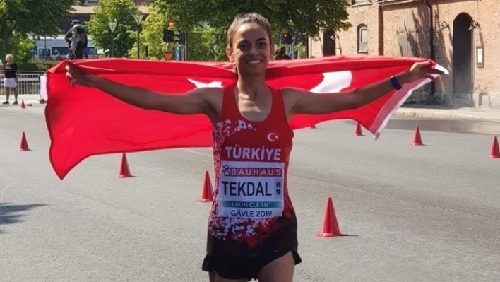 Ayşe Tekdal, Avrupa 23 Yaş Altı Atletizm Şampiyonası'nda altın madalya kazandı