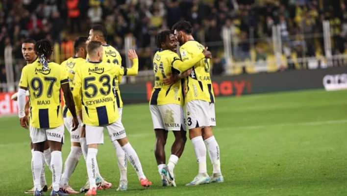 Fenerbahçe, Sivasspor engelini 4 golle geçti