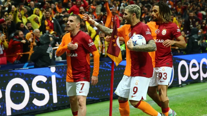 Galatasaray, 6 gollü maçta Manchester United'ı elinden kaçırdı
