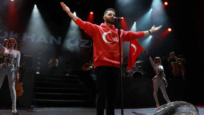 Gökhan Özen, 3. konserinde de kapalı gişe oldu