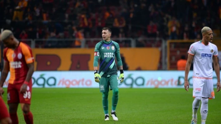 Muslera, Aslan'a hayat verdi