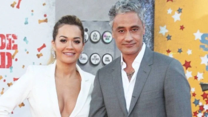 Rita Ora ile Taika Waititi, aşklarını resmen ilan ettiler