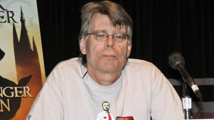 Stephen King, Facebook'u terk etti