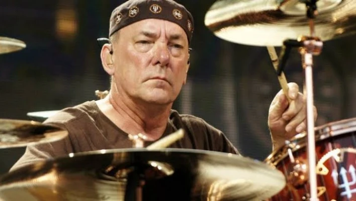 Ünlü sanatçı Neil Peart, hayatını kaybetti