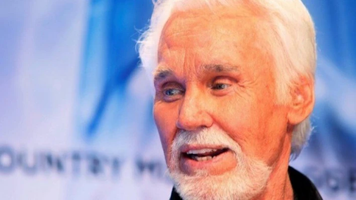 Ünlü şarkıcı Kenny Rogers, hayatını kaybetti