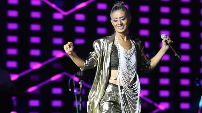 Yıldız Tilbe, İstanbul Festivali'nde sahne aldı