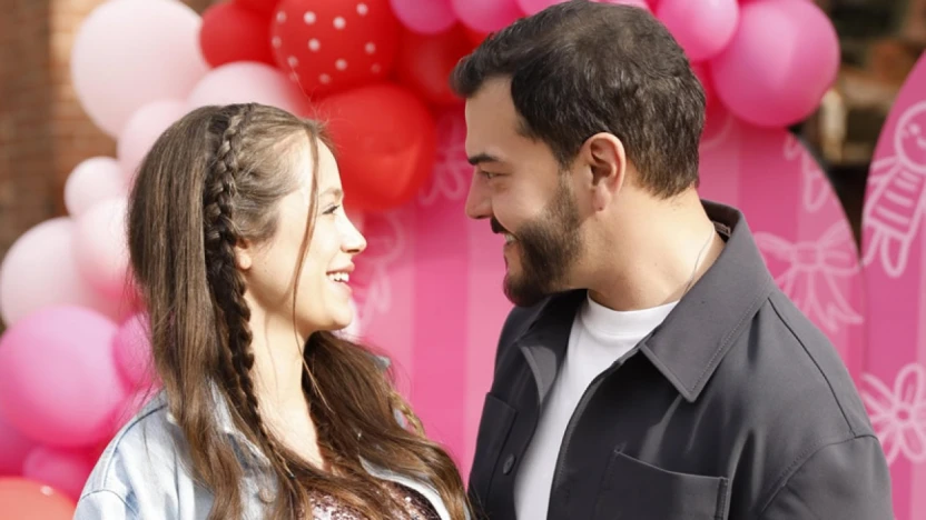 Oyuncu çift Çağrı Şensoy-Buse Arslan'ın bebeği dünyaya geldi! İşte adı ve cinsiyeti...