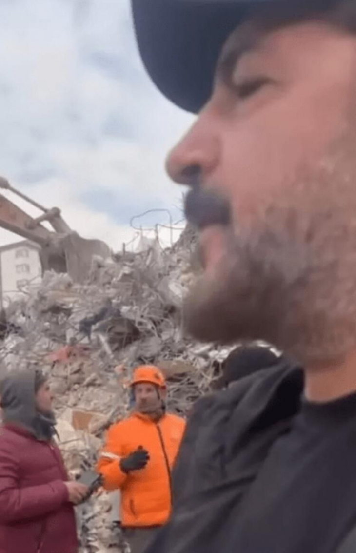 Günlerdir deprem bölgesinde ekibiyle yemek yapan Şef Mehmet Yalçınkaya'dan yürek burkan sözler! 'İnsan olarak kendimi…'