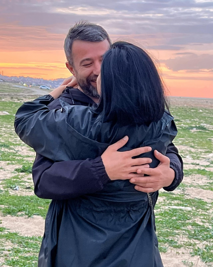 Oyuncu Esin Gündoğdu, Gökhan Ülger ile aşkını sosyal medyadan ilan etti
